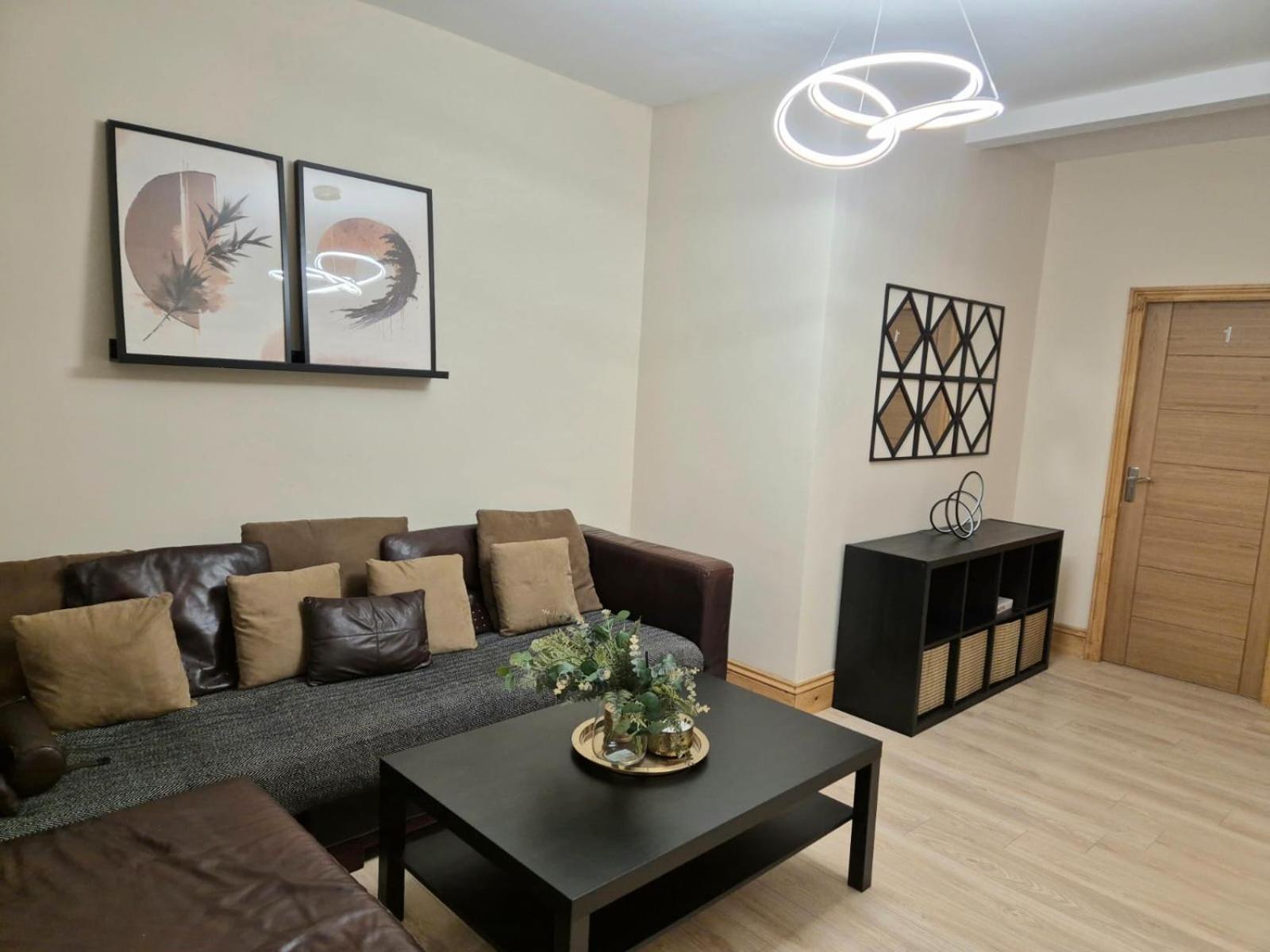 Rooms In Manchester 6 Minutes Drive To Victoria Station Eksteriør billede