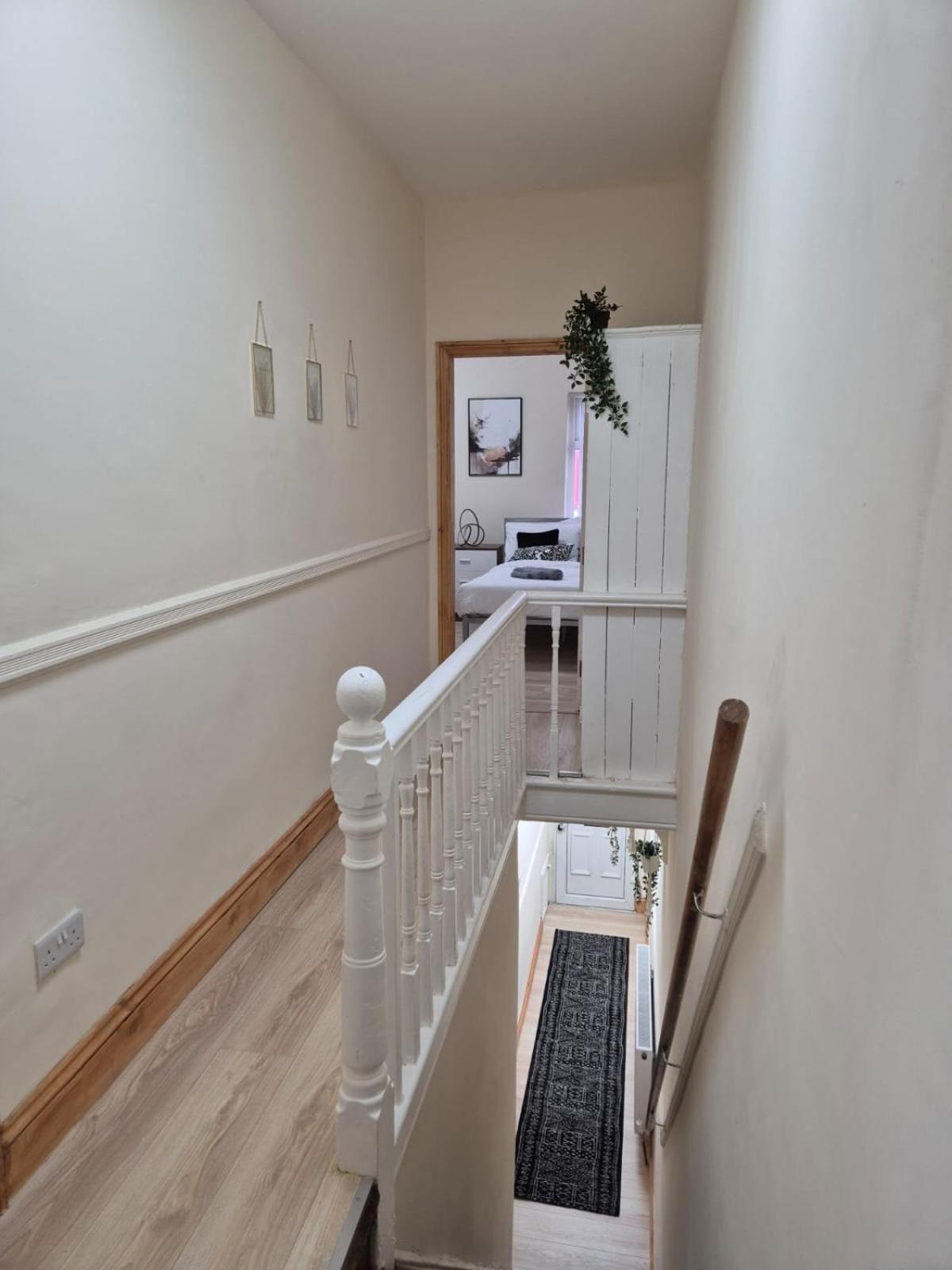 Rooms In Manchester 6 Minutes Drive To Victoria Station Eksteriør billede