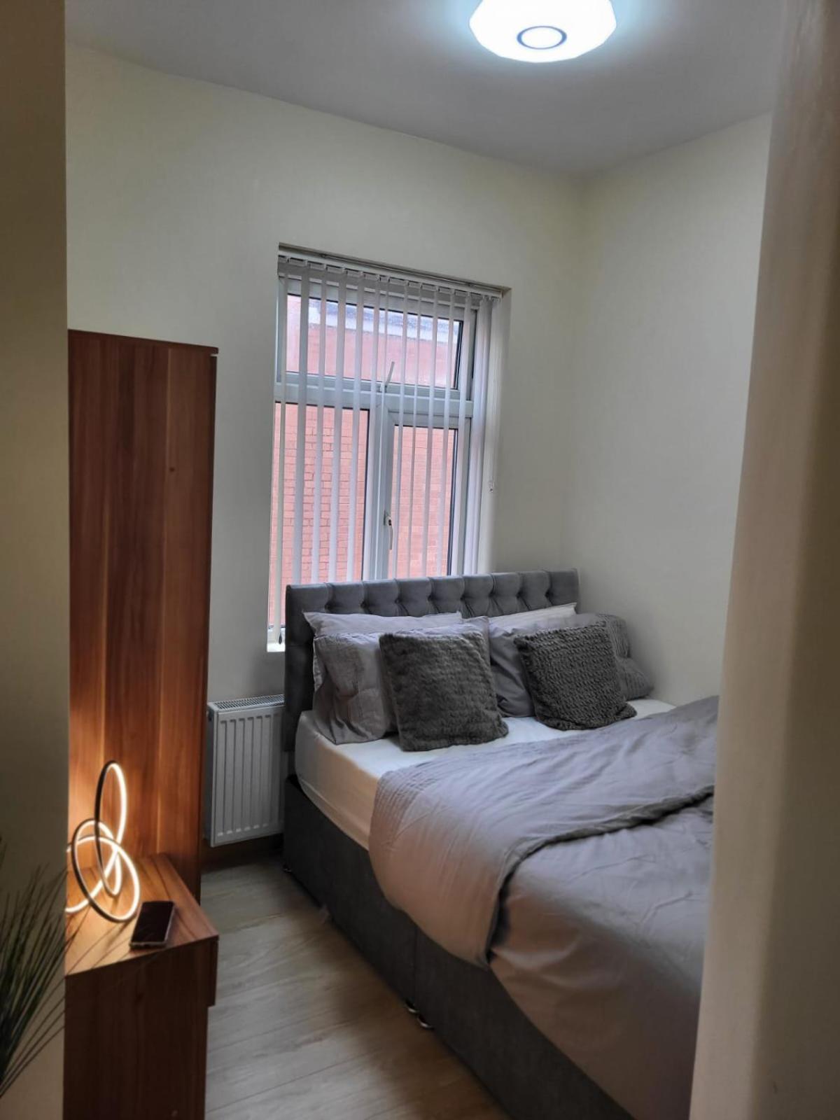 Rooms In Manchester 6 Minutes Drive To Victoria Station Eksteriør billede