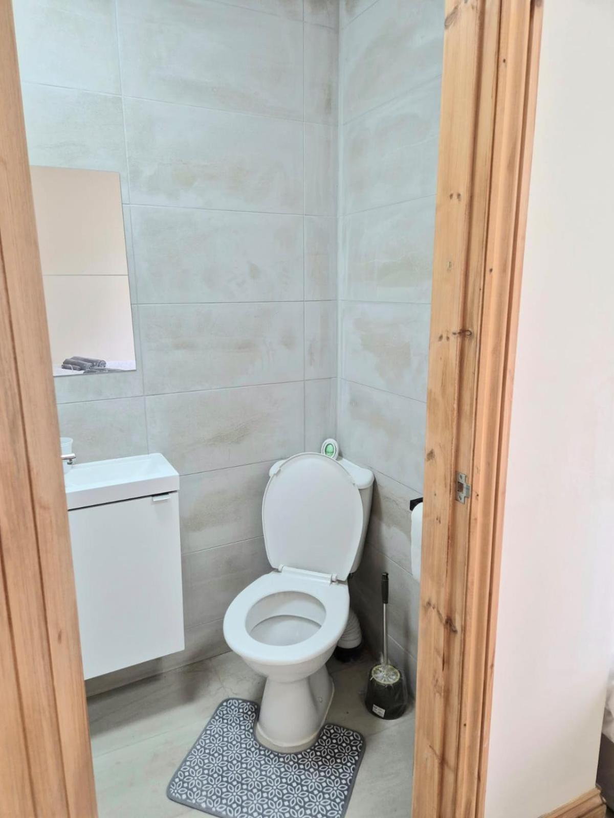 Rooms In Manchester 6 Minutes Drive To Victoria Station Eksteriør billede
