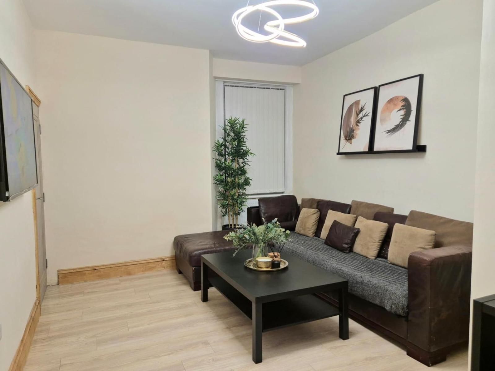 Rooms In Manchester 6 Minutes Drive To Victoria Station Eksteriør billede