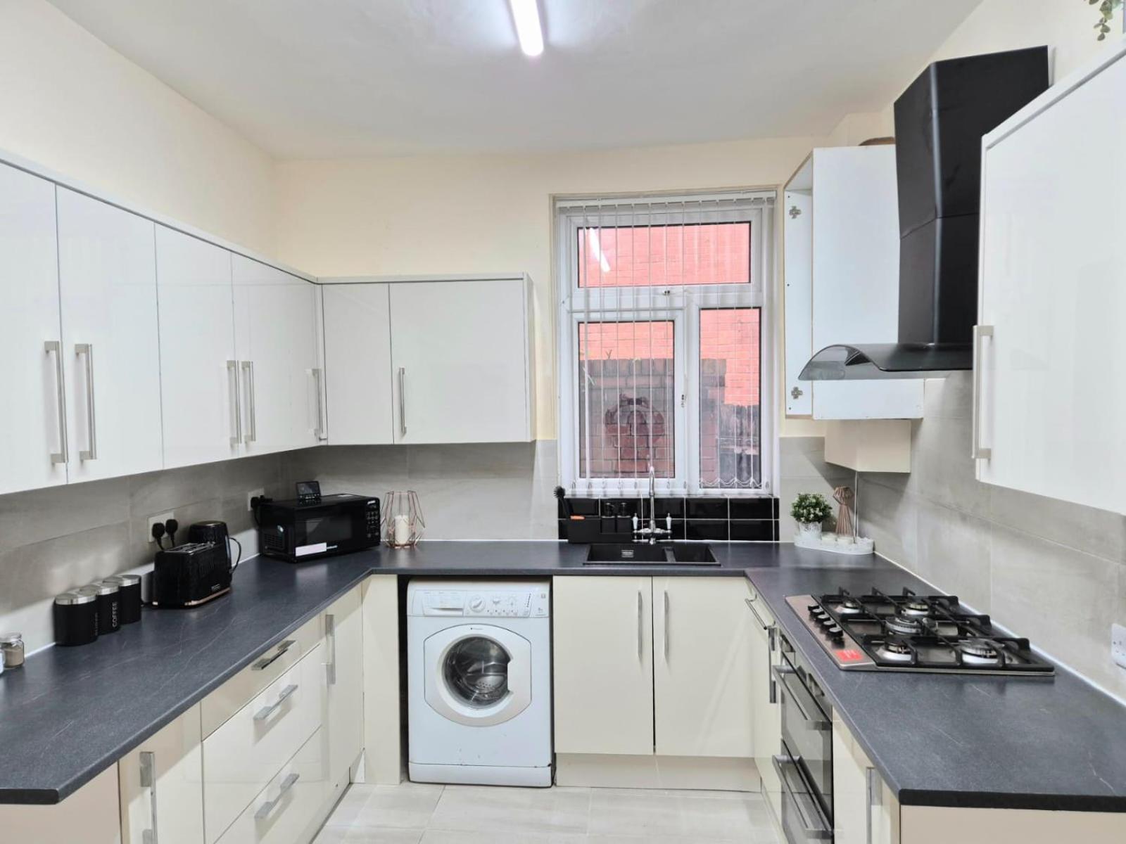 Rooms In Manchester 6 Minutes Drive To Victoria Station Eksteriør billede