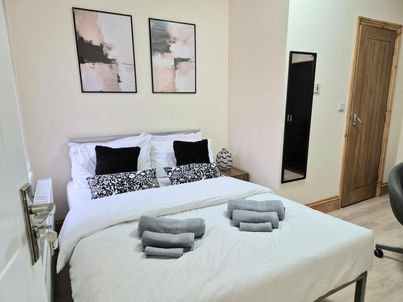 Rooms In Manchester 6 Minutes Drive To Victoria Station Eksteriør billede