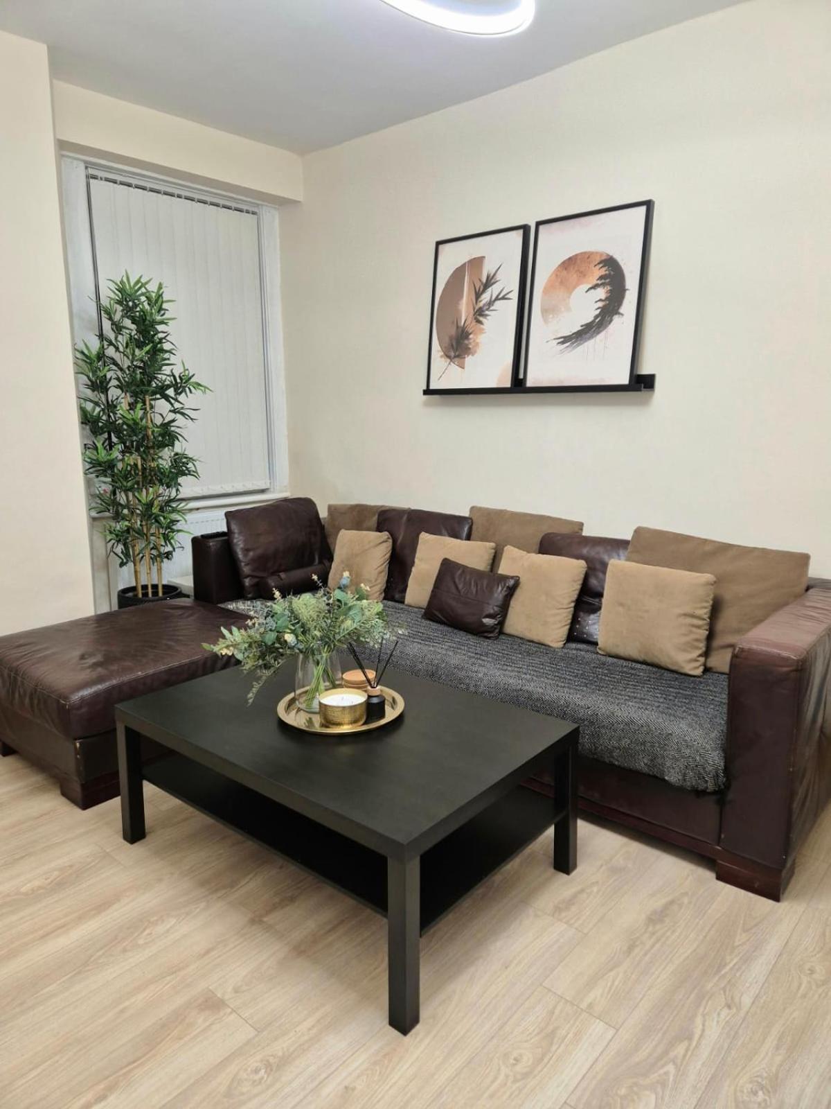 Rooms In Manchester 6 Minutes Drive To Victoria Station Eksteriør billede
