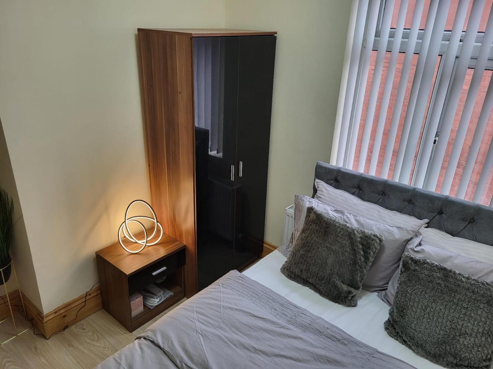 Rooms In Manchester 6 Minutes Drive To Victoria Station Eksteriør billede