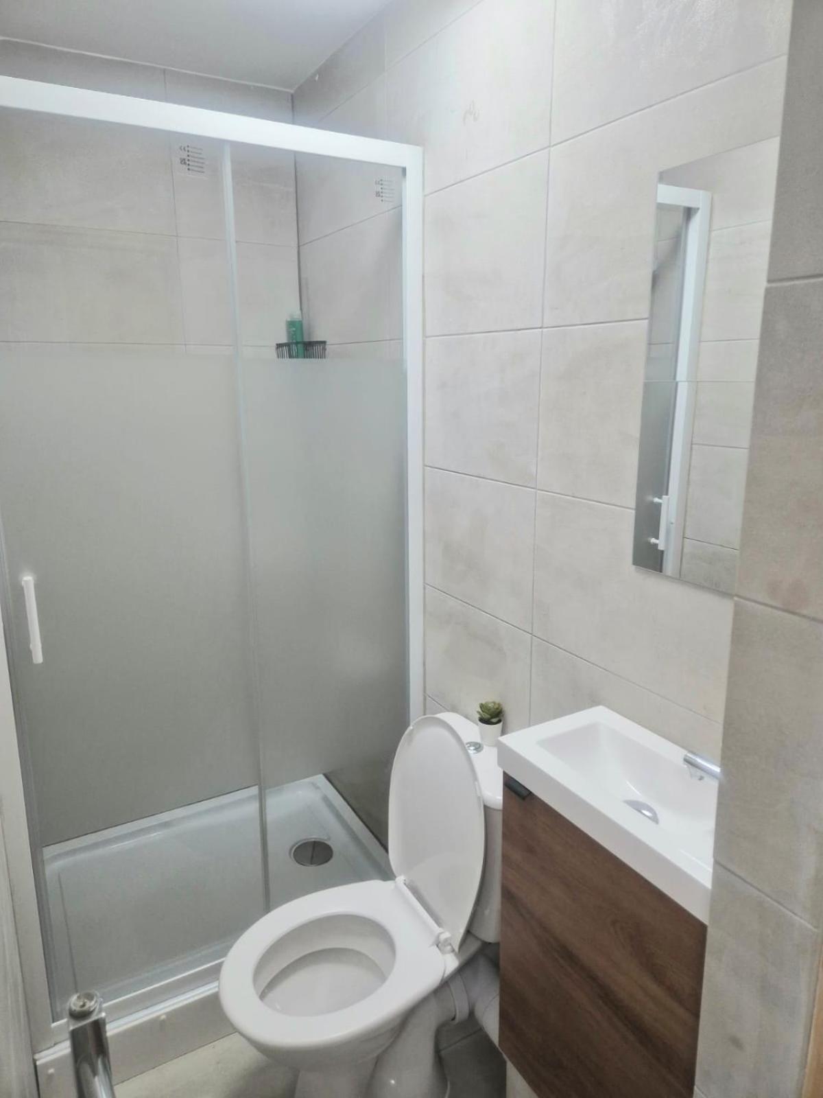 Rooms In Manchester 6 Minutes Drive To Victoria Station Eksteriør billede