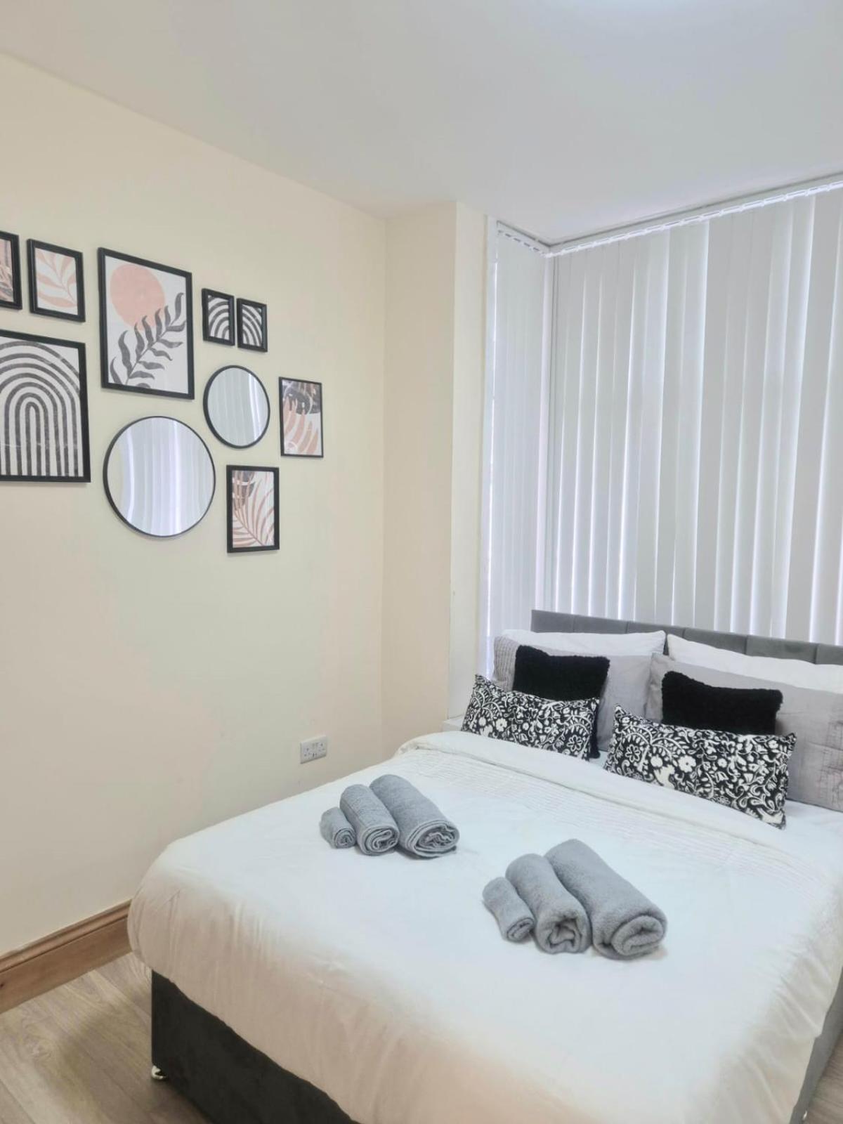 Rooms In Manchester 6 Minutes Drive To Victoria Station Eksteriør billede